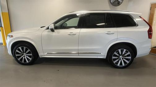 2025 Volvo XC90 B6 Plus 7-Seater