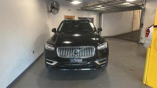 2022 Volvo XC90 T6 Inscription