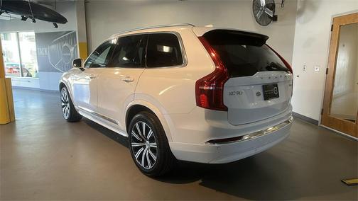 2025 Volvo XC90 B5 Core