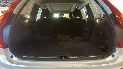 2025 Volvo XC90 B5 Core