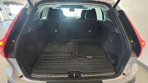 Silver Dawn Metallic 2023 Volvo XC40 B5 Plus Bright Theme