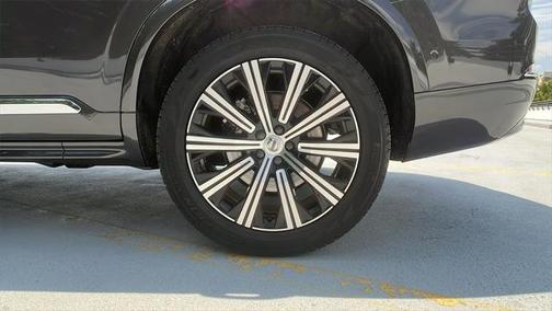 2023 Volvo XC90 B5 Plus