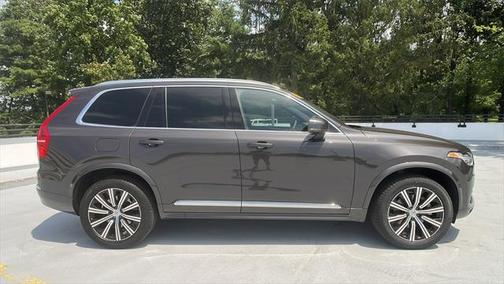 2023 Volvo XC90 B5 Plus