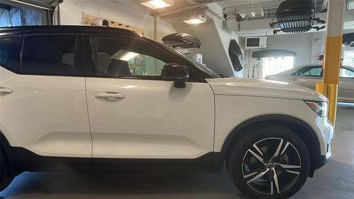 2019 Volvo XC40 T5 R-Design