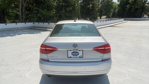 2016 Volkswagen Passat 1.8T SE