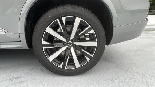 2026 Volvo XC90 B6 Core