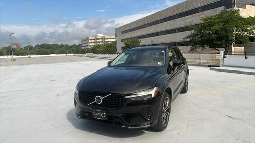2023 Volvo XC60 B5 Plus Dark Theme