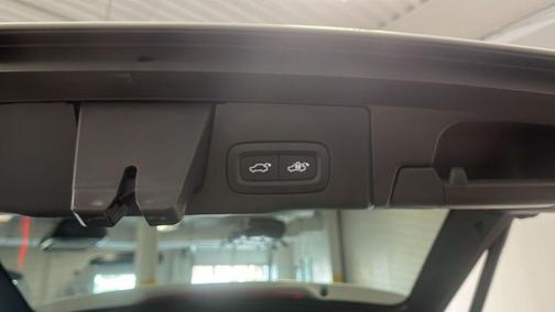 Crystal White Metallic 2023 Volvo XC60 B5 Core