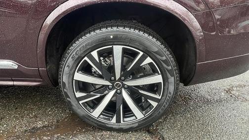 2025 Volvo XC90 B5 Core
