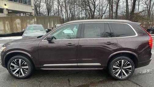 2025 Volvo XC90 B5 Core