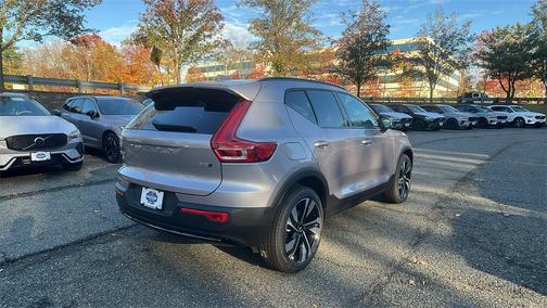 2026 Volvo XC40 B5 Plus