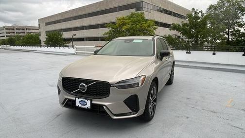2025 Volvo XC60 B5 Plus