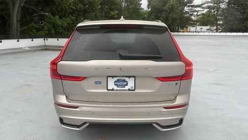 2025 Volvo XC60 B5 Plus