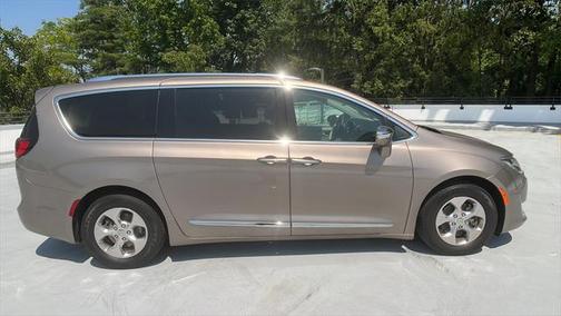 2018 Chrysler Pacifica Hybrid Limited
