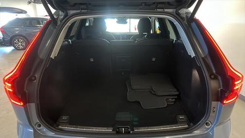 2022 Volvo XC60 B6 Inscription