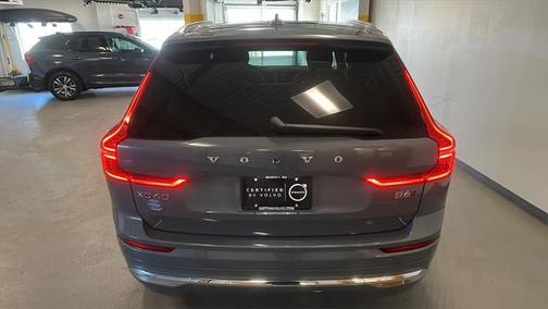 2022 Volvo XC60 B6 Inscription