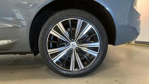 2022 Volvo XC60 B6 Inscription
