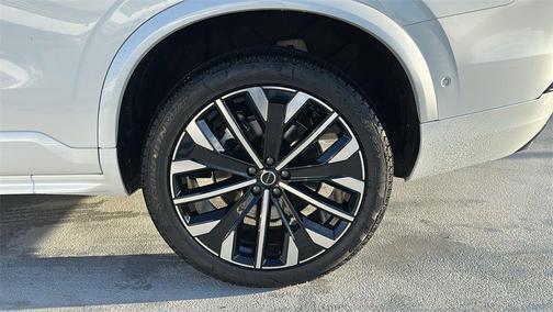 2026 Volvo XC90 B6 Ultra Dark Theme 7-Seater