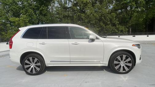 2024 Volvo XC90 B6 Plus Bright Theme 6-Seater