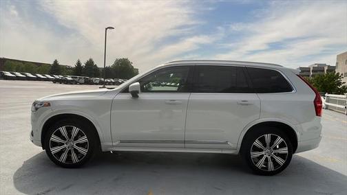 2024 Volvo XC90 B6 Plus Bright Theme 6-Seater
