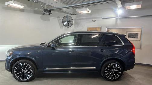 2025 Volvo XC90 B5 Plus 7-Seater