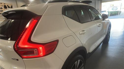 2026 Volvo XC40 B5 Ultra