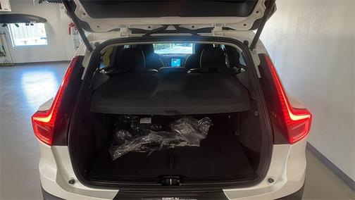 2026 Volvo XC40 B5 Ultra