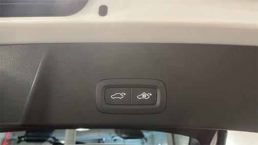 2026 Volvo XC40 B5 Ultra