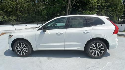 2025 Volvo XC60 B5 Core