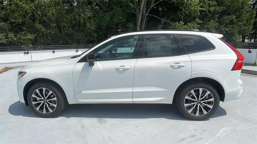 2025 Volvo XC60 B5 Core