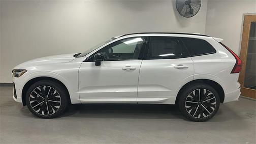 2026 Volvo XC60 B5 Ultra