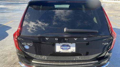 2025 Volvo XC90 Plug-In Hybrid T8 Plus 7-Seater
