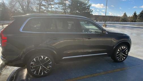 2025 Volvo XC90 Plug-In Hybrid T8 Plus 7-Seater