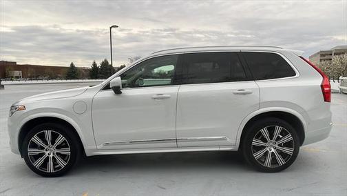 2023 Volvo XC90 Recharge Plug-In Hybrid T8 Plus Bright Theme 7-Seater
