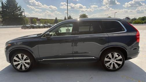 2024 Volvo XC90 B6 Plus Bright Theme 6-Seater