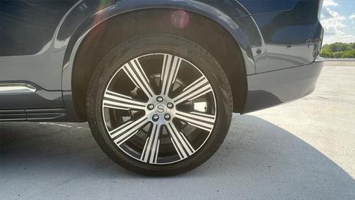 2024 Volvo XC90 B6 Plus Bright Theme 6-Seater