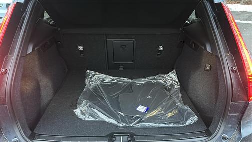 2026 Volvo XC40 B5 Ultra