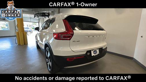 Ice White 2019 Volvo XC40 T5 Momentum