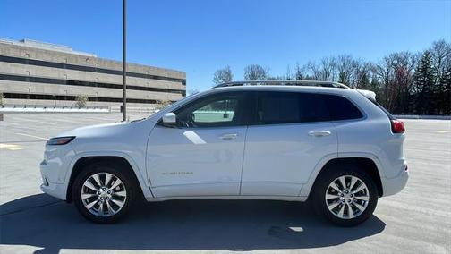 2017 Jeep Cherokee Overland