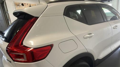 2025 Volvo XC40 B5 Plus Dark Theme