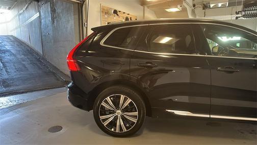 2023 Volvo XC60 B5 Plus Bright Theme