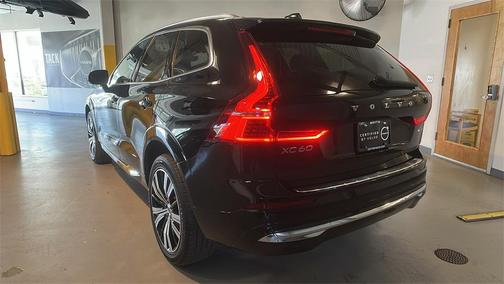 2023 Volvo XC60 B5 Plus Bright Theme