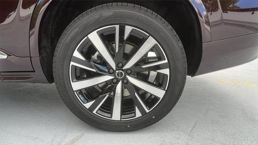 2025 Volvo XC90 B5 Core
