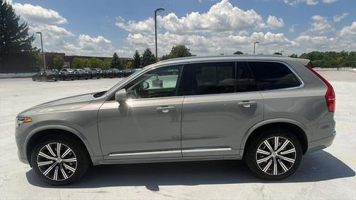 2024 Volvo XC90 B6 Plus Bright Theme 6-Seater