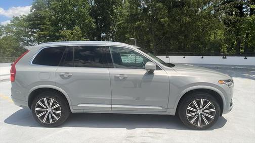 2024 Volvo XC90 B6 Plus Bright Theme 6-Seater