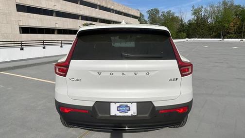 2025 Volvo XC40 B5 Plus Dark Theme