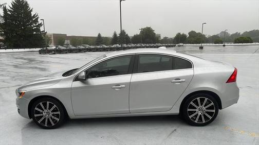 2017 Volvo S60 Inscription T5 Platinum