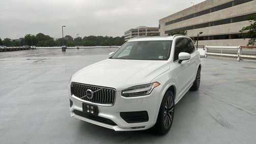 2022 Volvo XC90 T5 Momentum