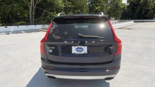 2016 Volvo XC90 T6 Momentum
