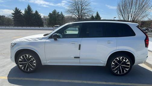 Crystal White Pearl 2026 Volvo XC90 Ultra Dark Theme, B6 AWD Gas (mild hybrid), Gasoline, 6 Seats